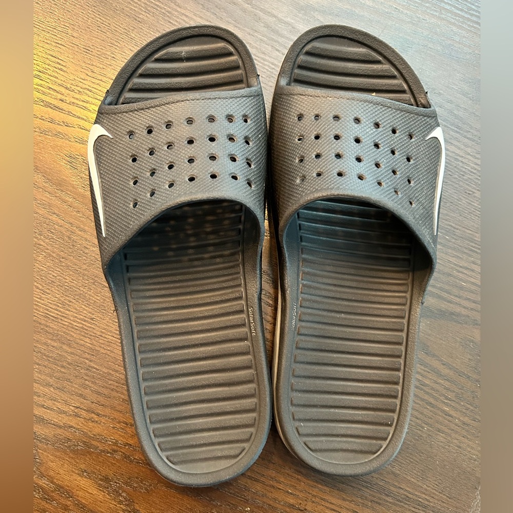 Nike slides - black & gray